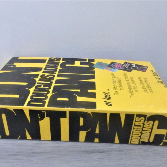 DON'T PANIC Puckoon Douglas Adams Restaurant At The End Universe Life Universe - Picture 5 of 10